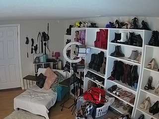 Miss Olivia Black Dressing Room